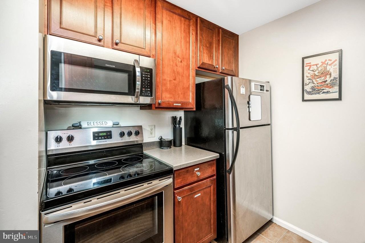 75 Fern Oak Cir #303 - Photo 5 of 37
