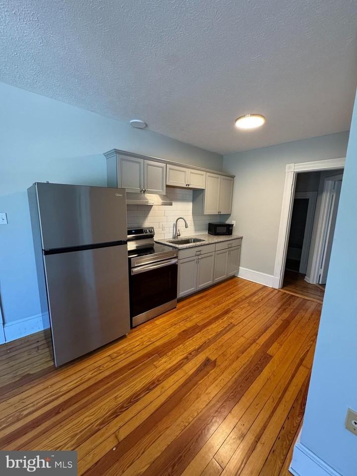 29 W Leicester St - Photo 4 of 9