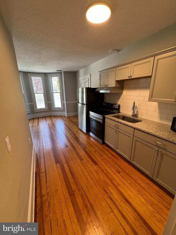 29 W Leicester St - Photo 5 of 9