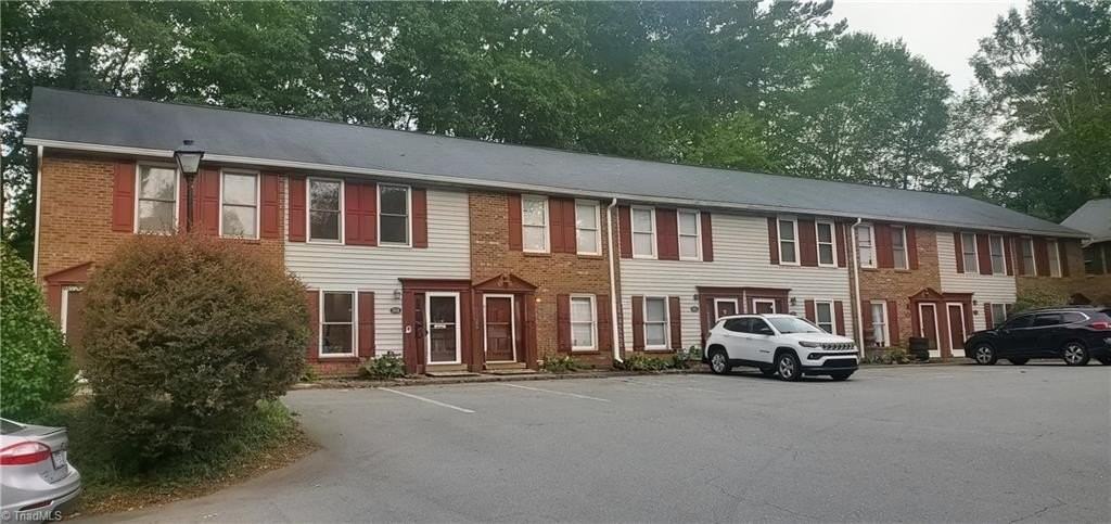 5918 King Charles Ct - Photo 3 of 26