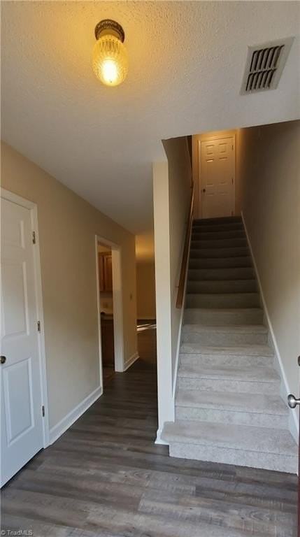 5918 King Charles Ct - Photo 5 of 26
