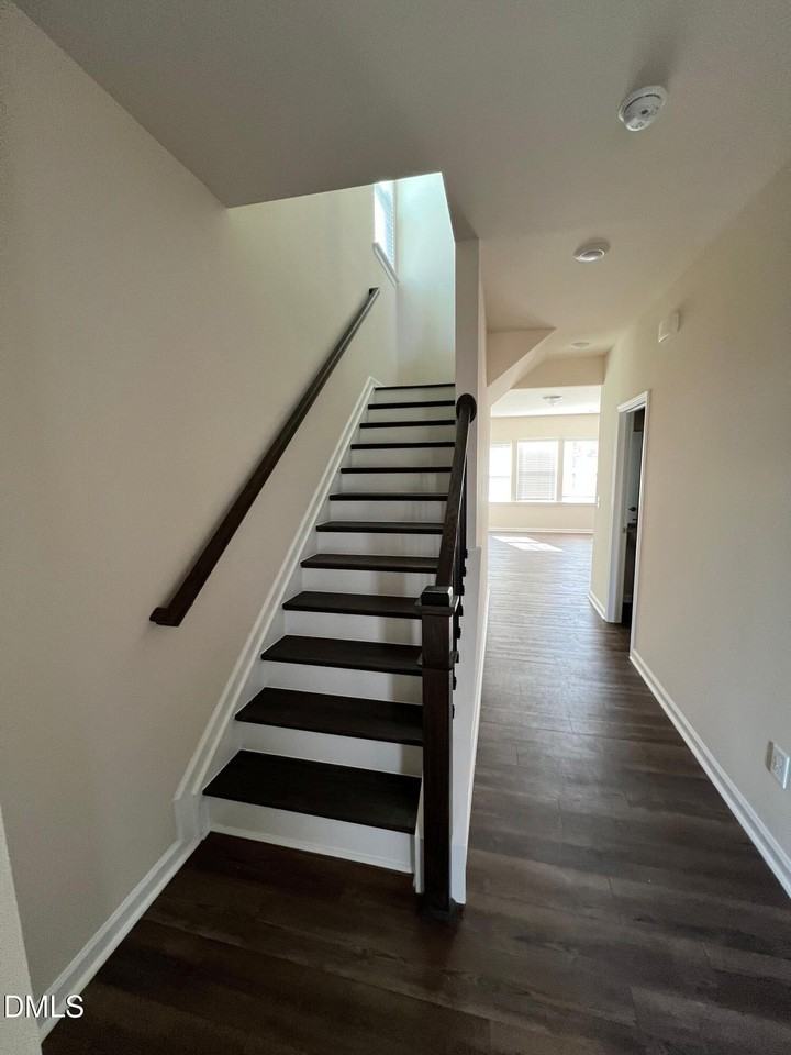 324 Glen Clova Dr - Photo 2 of 20
