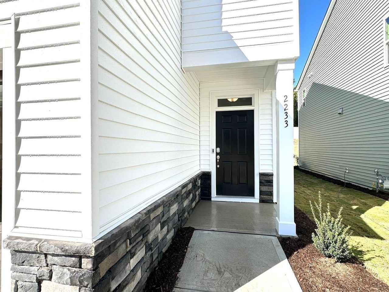 2233 Cape May Ln - Photo 4 of 36