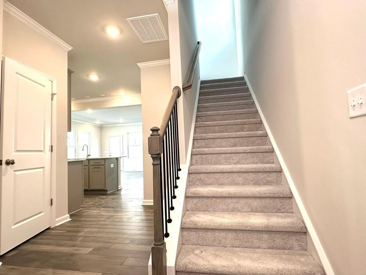 2233 Cape May Ln - Photo 7 of 36
