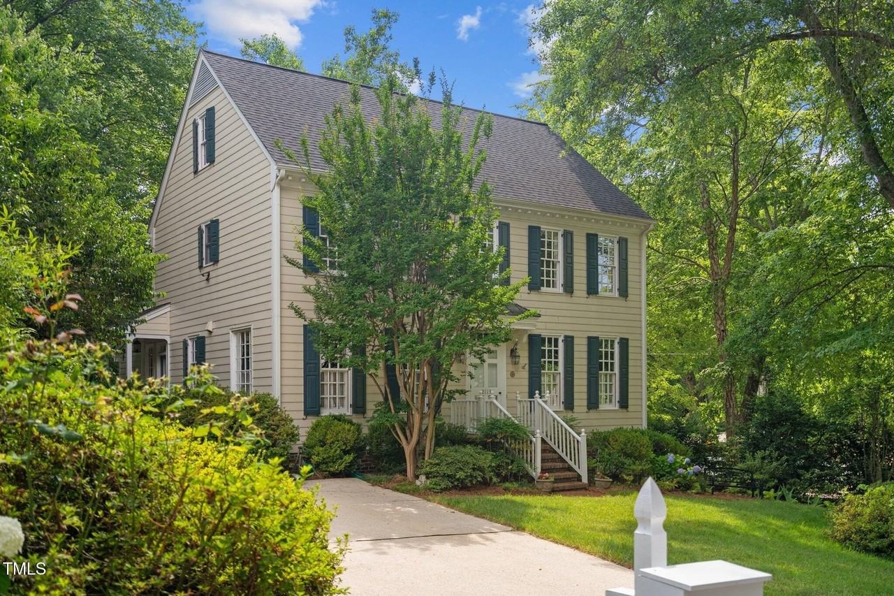 2113 Fallon Oaks Ct - Photo 2 of 23
