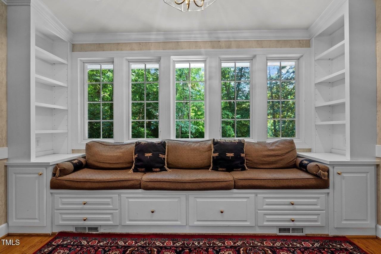 2113 Fallon Oaks Ct - Photo 4 of 23