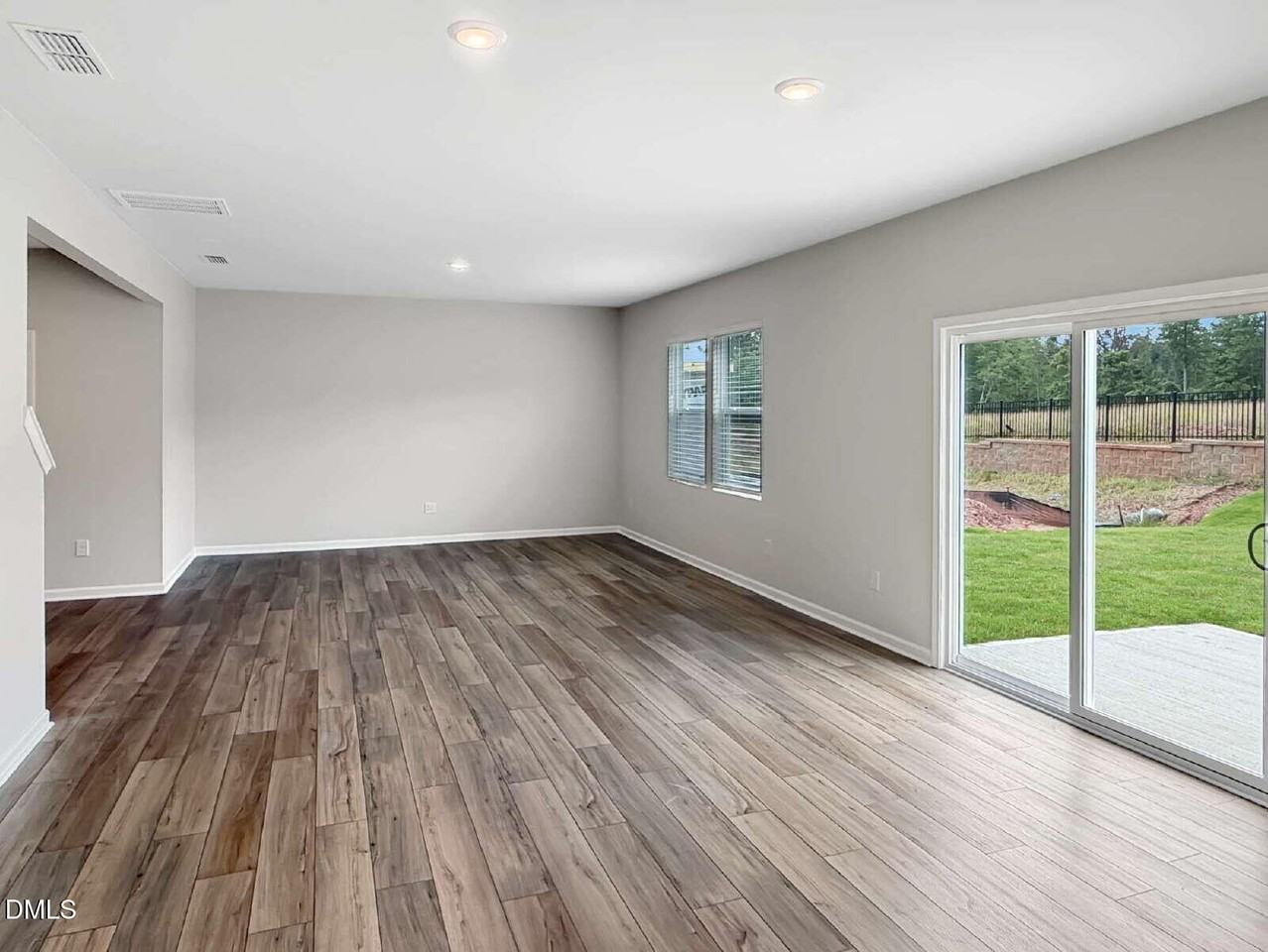 612 Westford Dr - Photo 6 of 28