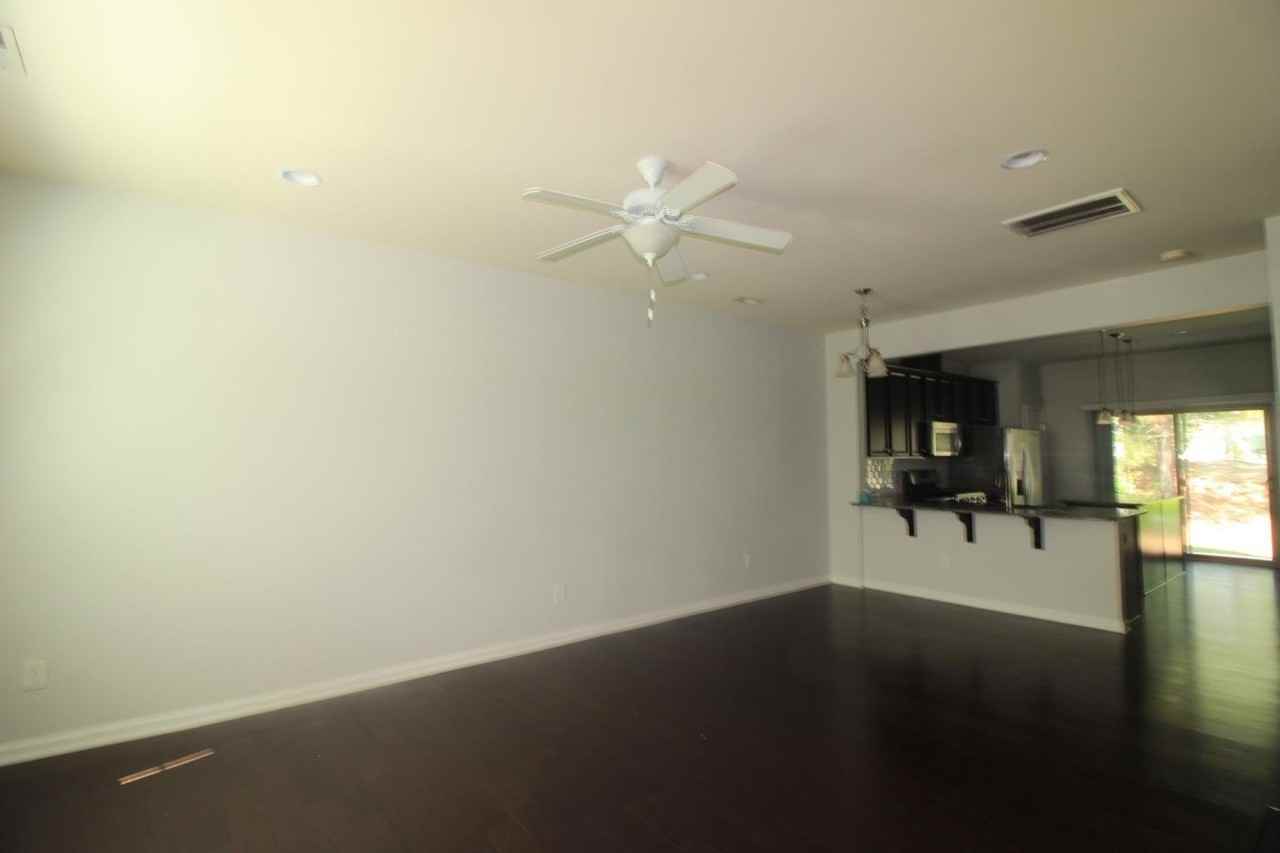 73 Pocono Dr - Photo 2 of 15
