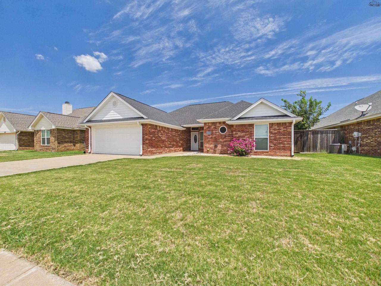 5516 Chinaberry Dr - Photo 3 of 40