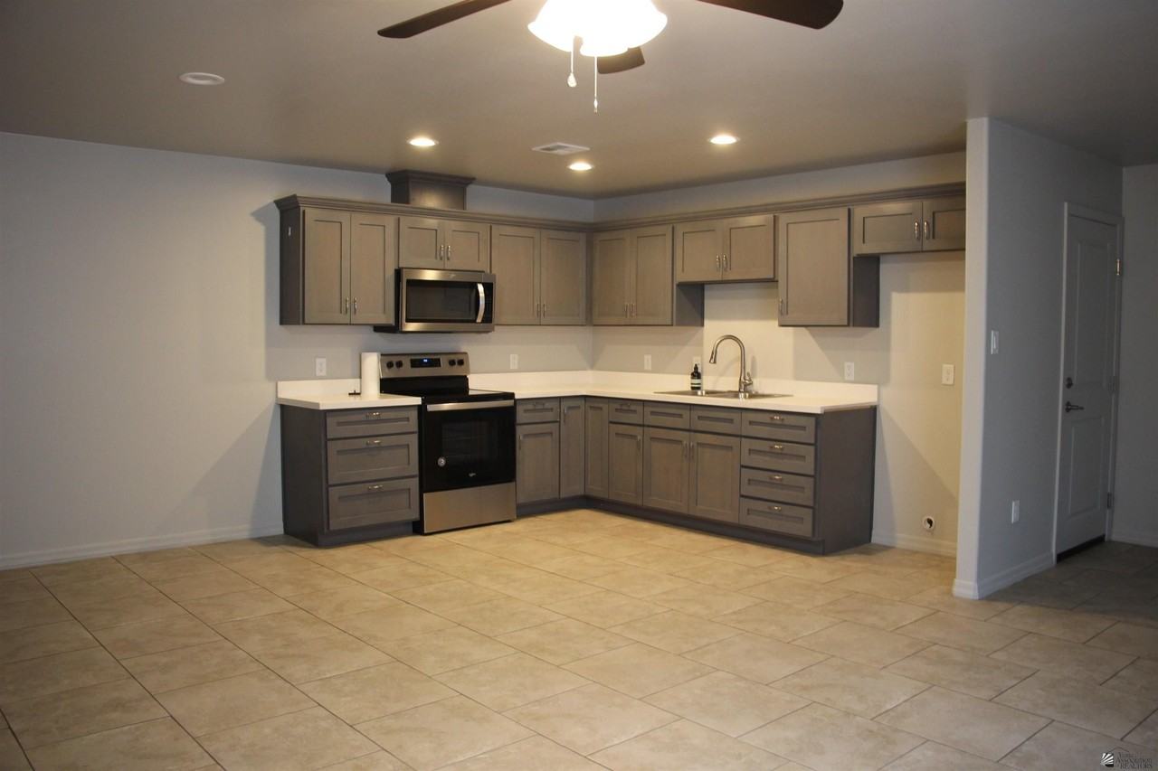 155 W 12th St Unit B #B - Photo 3 of 13