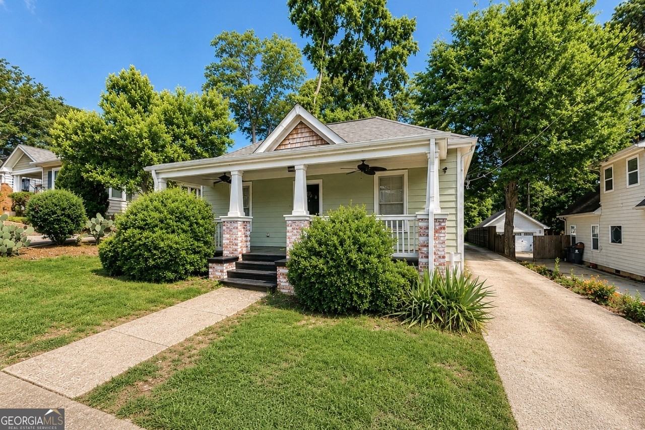 1960 Cambridge Ave - Photo 2 of 31