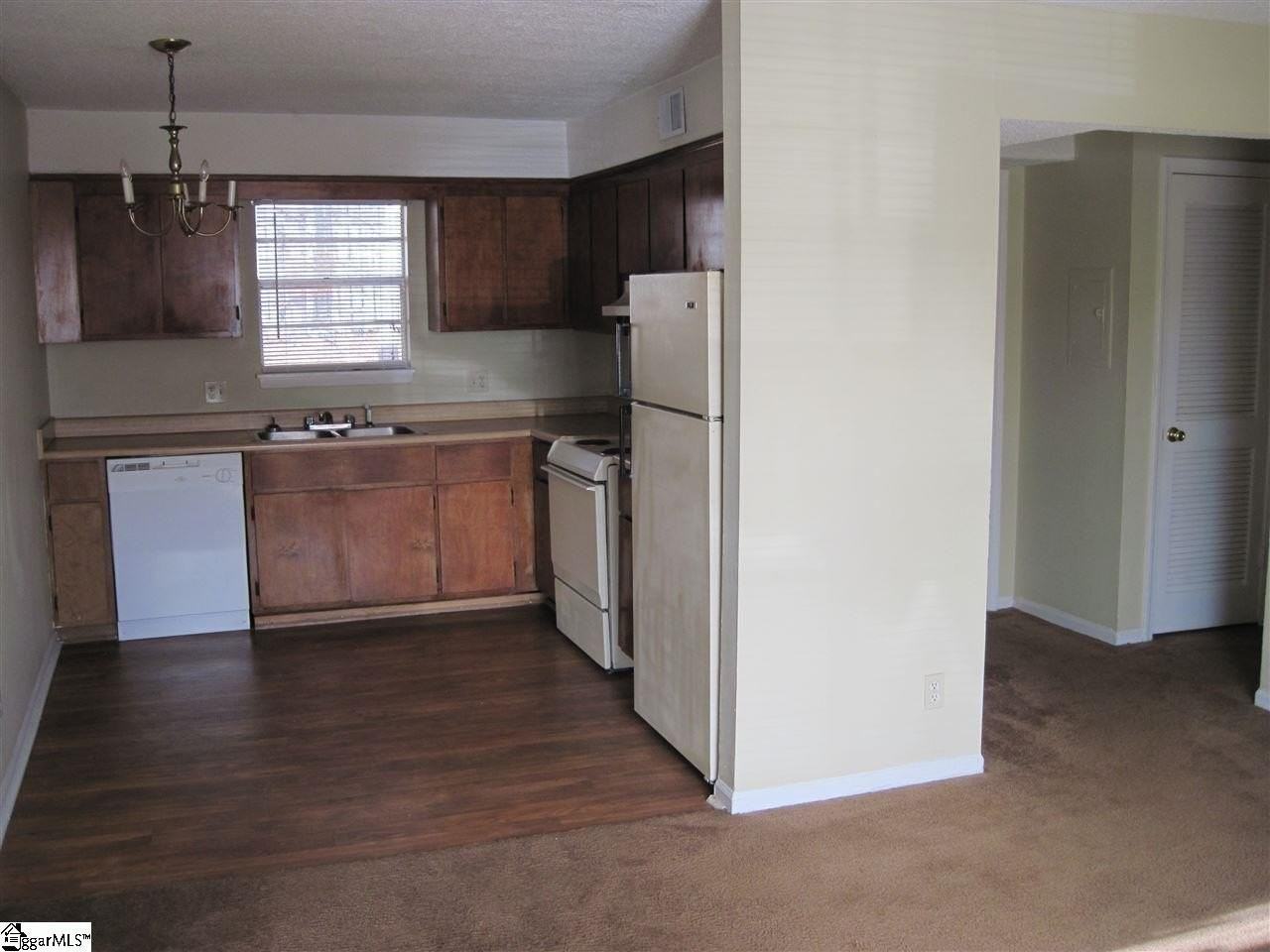 713 E Curtis St #5 - Photo 4 of 10