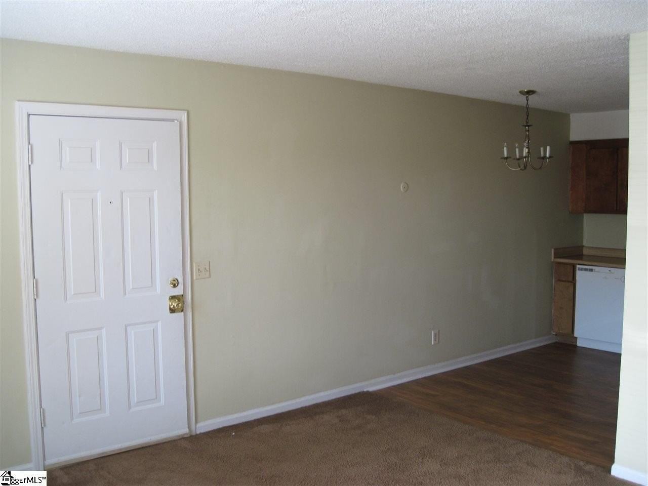 713 E Curtis St #5 - Photo 5 of 10
