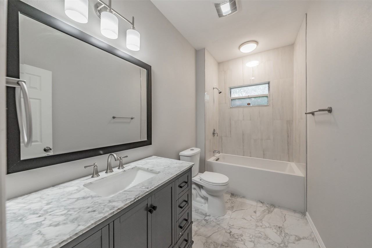 1522 Gould Ave - Photo 2 of 28