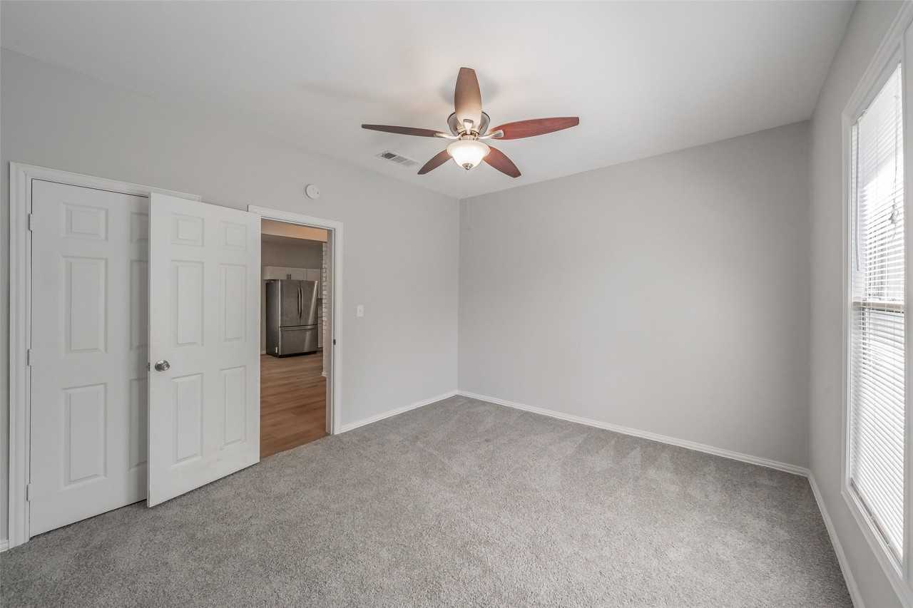 1522 Gould Ave - Photo 6 of 28