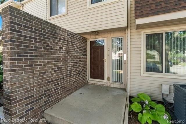 2 Roanoke Towne St - Photo 2 of 30