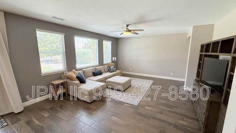 2715 Trail Rider Dr - Photo 4 of 17