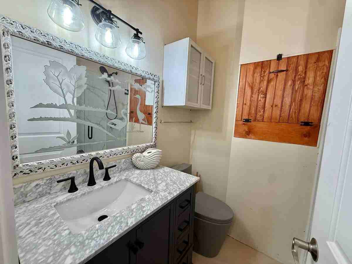 309 W 9th St - Photo 2 of 14