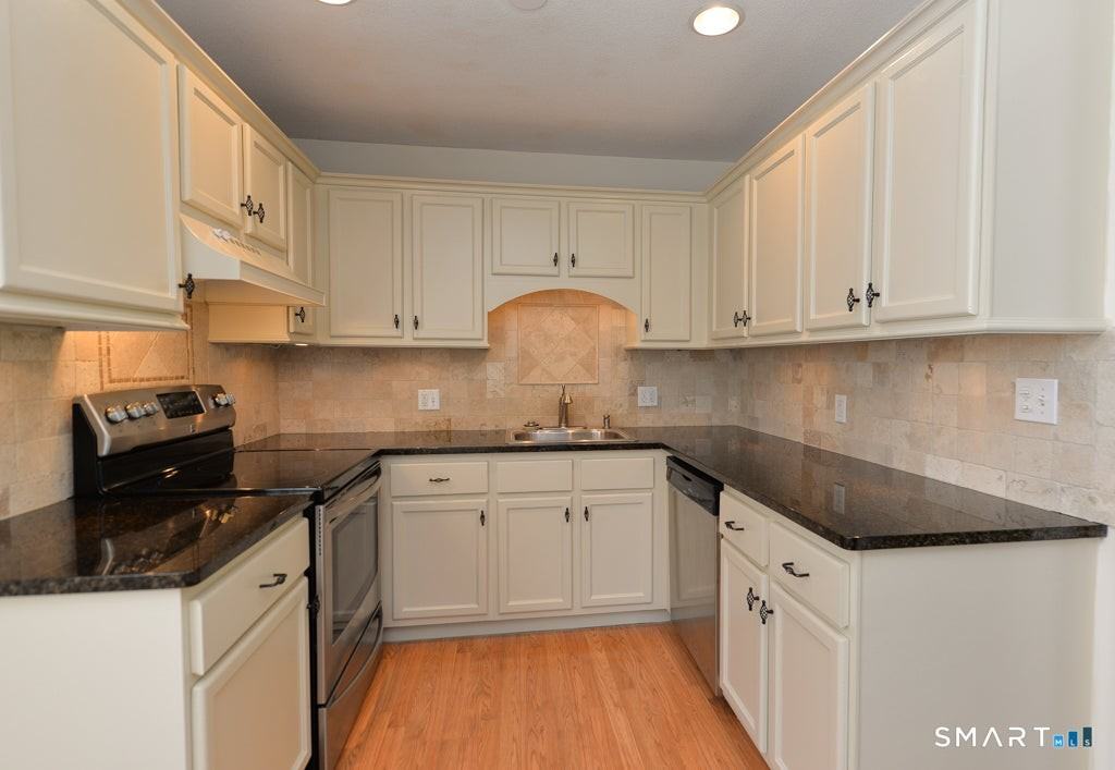 986 Heritage Vlg - Photo 3 of 18