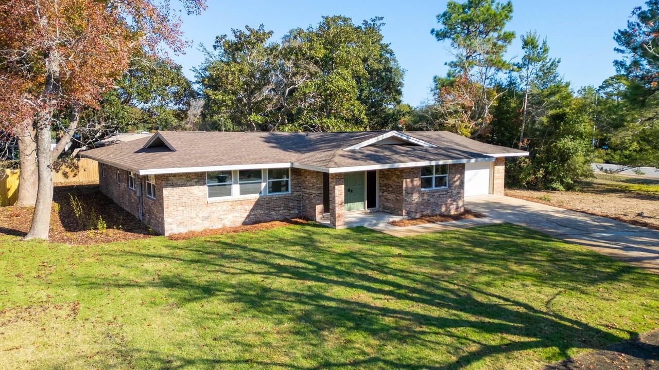 1 Stafford Cir - Photo 2 of 35