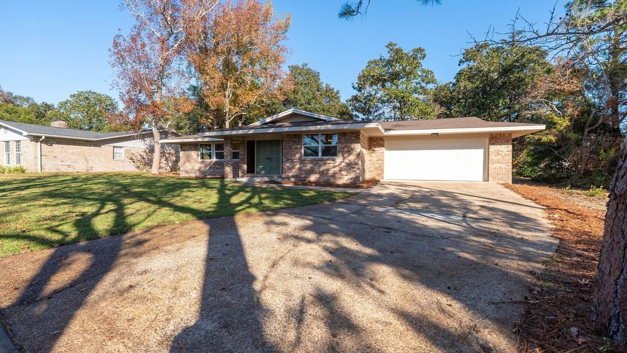 1 Stafford Cir - Photo 3 of 35