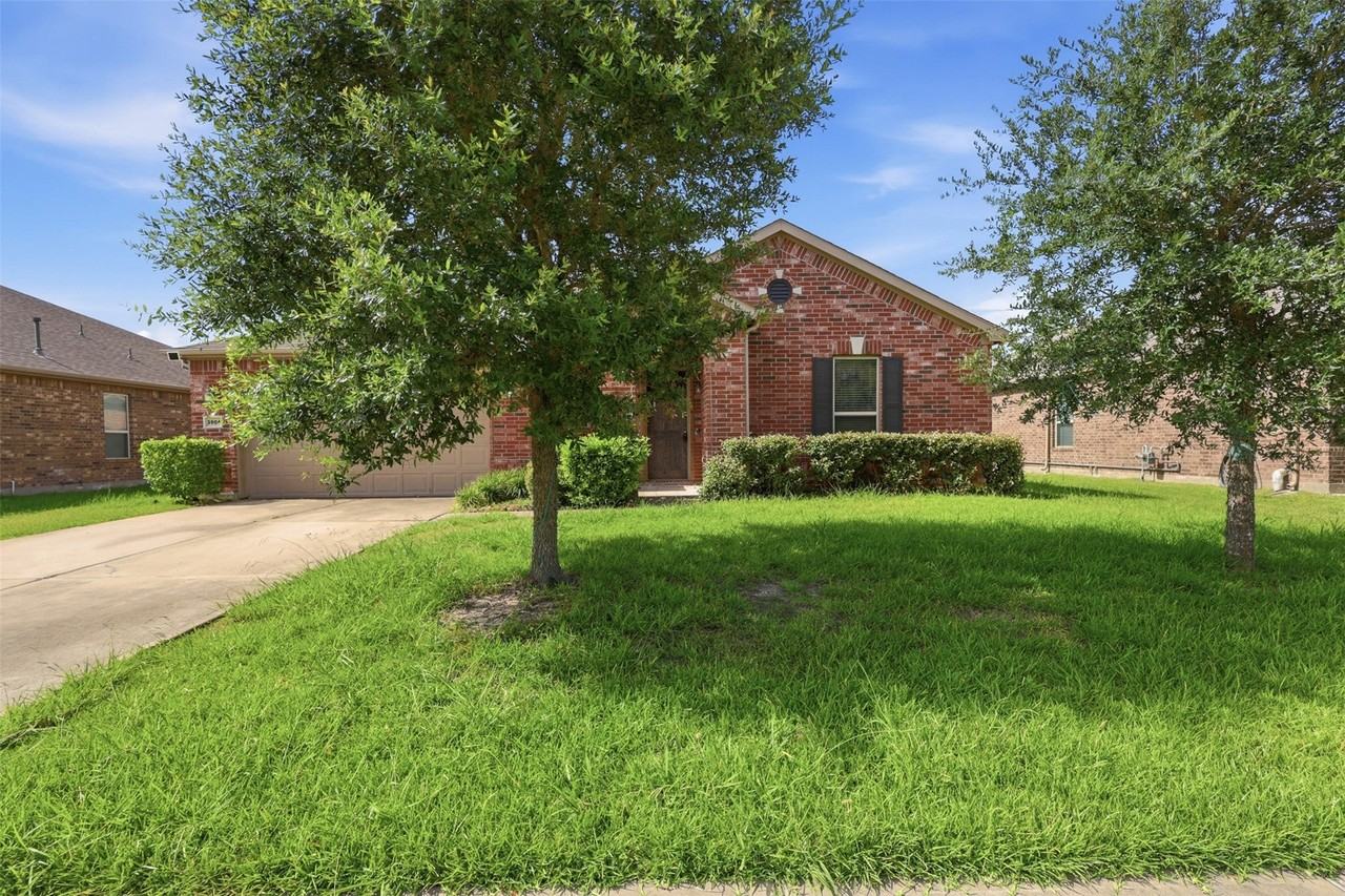 3904 Waterworth Way - Photo 5 of 21
