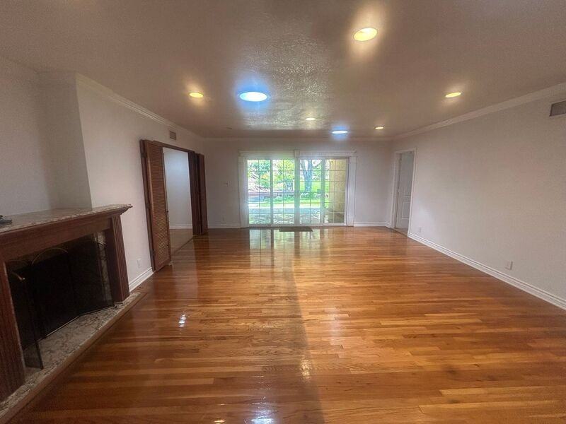 429 Paulette Pl - Photo 3 of 28