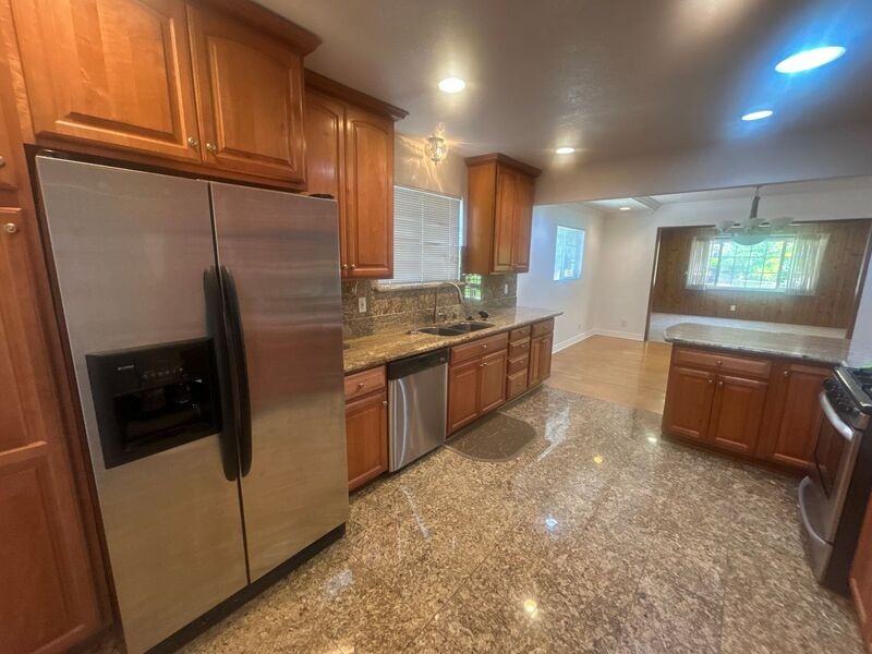 429 Paulette Pl - Photo 6 of 28