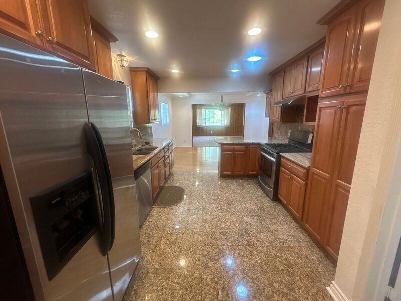 429 Paulette Pl - Photo 7 of 28