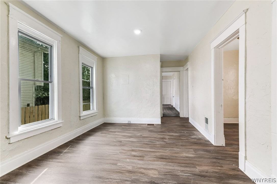 76 Chester St - Photo 4 of 16