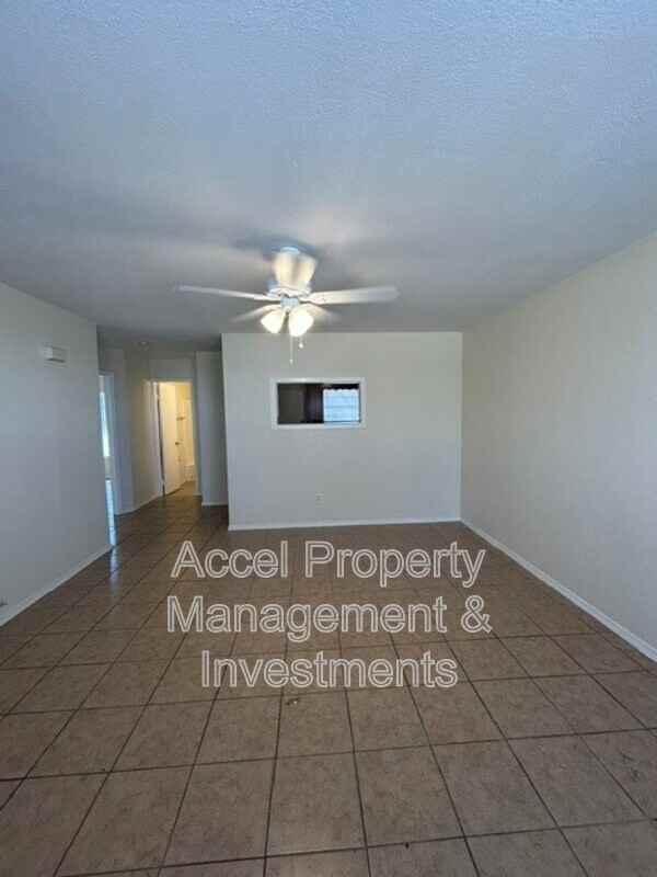 2409 Gumwood Ave #1 - Photo 3 of 15