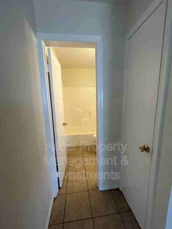 2409 Gumwood Ave #1 - Photo 5 of 15