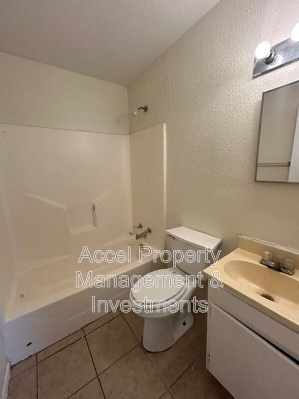 2409 Gumwood Ave #1 - Photo 6 of 15