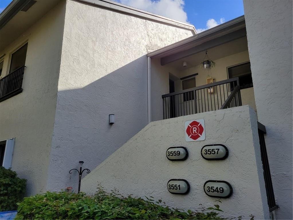 3559 Cocoplum Cir - Photo 4 of 27