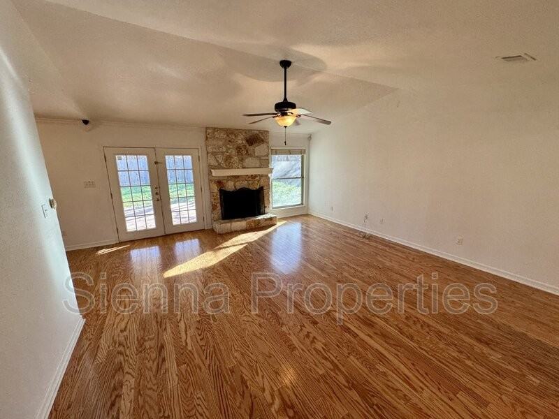 5109 Summerset Trl - Photo 3 of 32