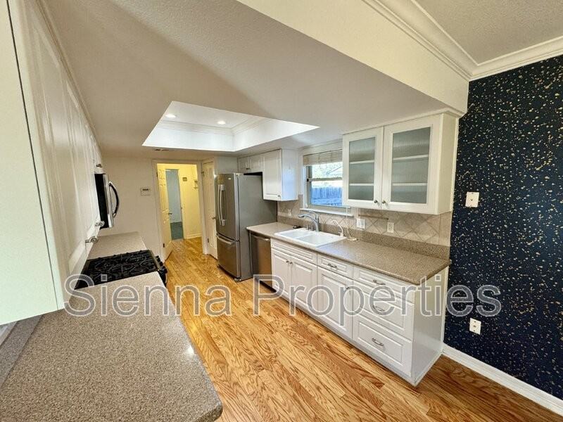 5109 Summerset Trl - Photo 6 of 32