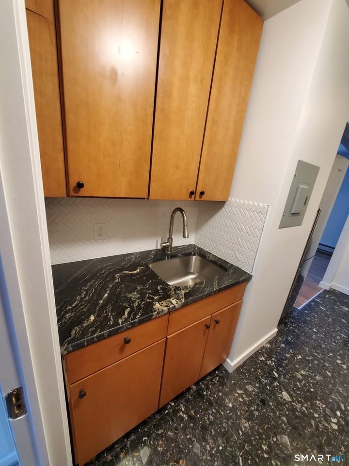 47 Laurel St - Photo 7 of 17