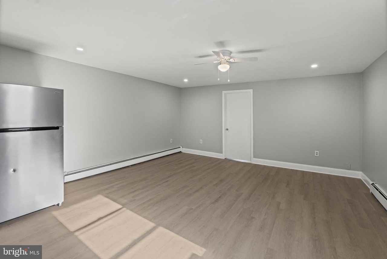 113 W 22nd St - Photo 5 of 13