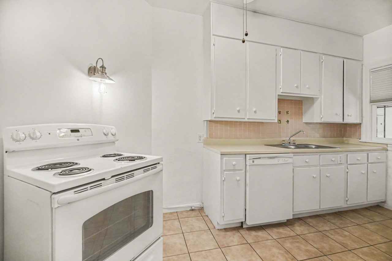 4408 Yoakum Blvd - Photo 6 of 24