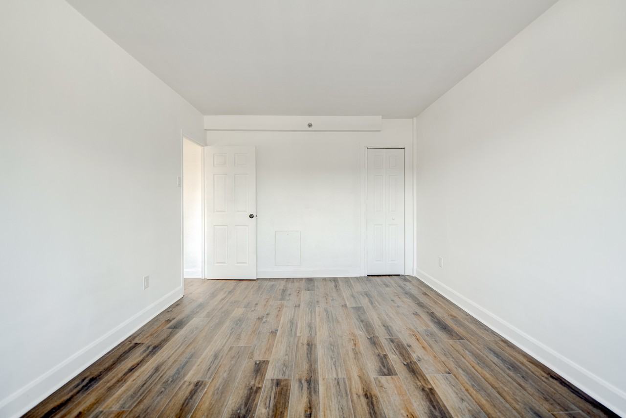 300 Boul De La Côte-Vertu — photo 1