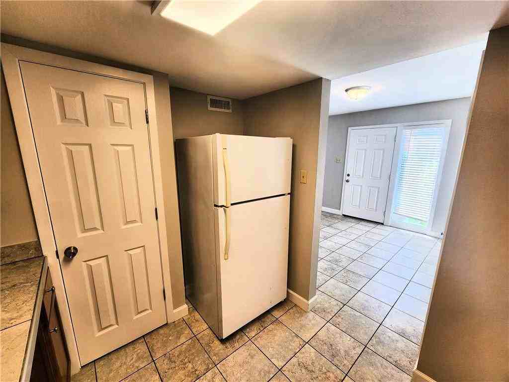 223 Melvyn Dr ##A - Photo 6 of 11