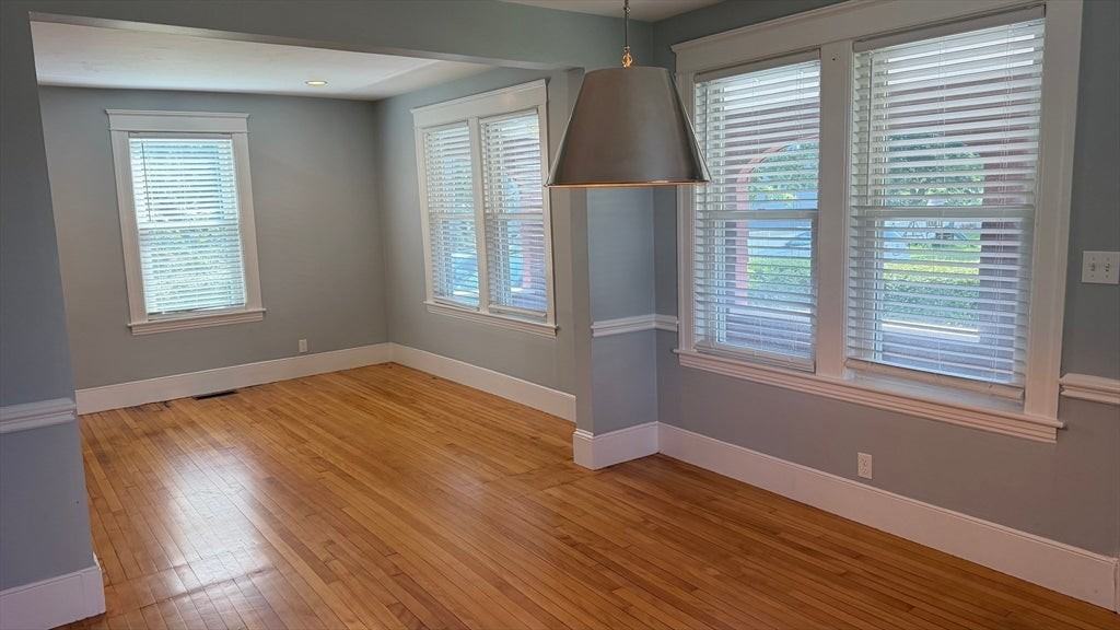 8 Elton St - Photo 6 of 26