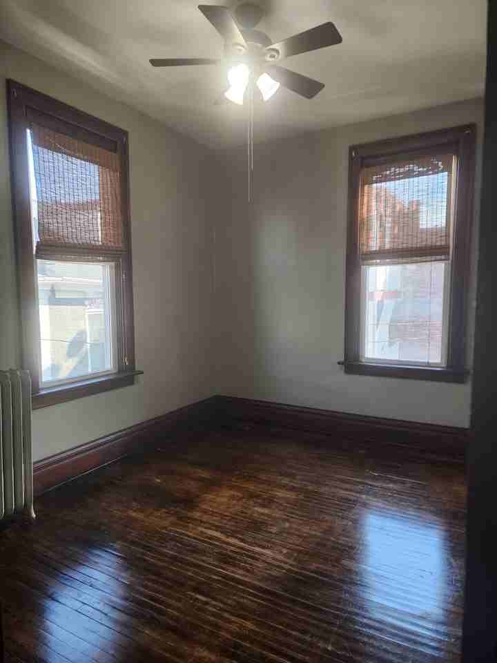 140 Loras Blvd #4 - Photo 4 of 9