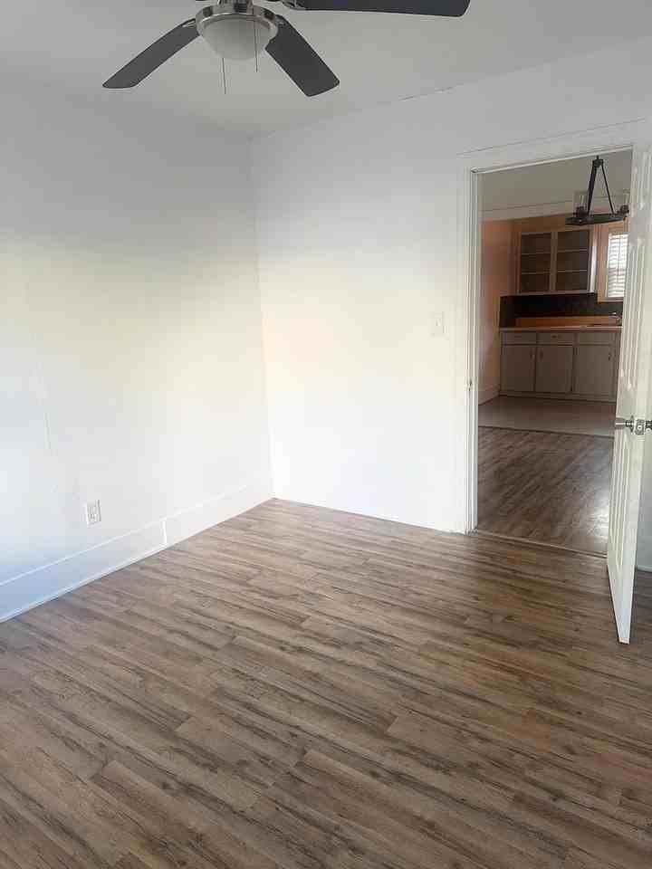1932 Nw 40th St #40thST - Photo 7 of 8