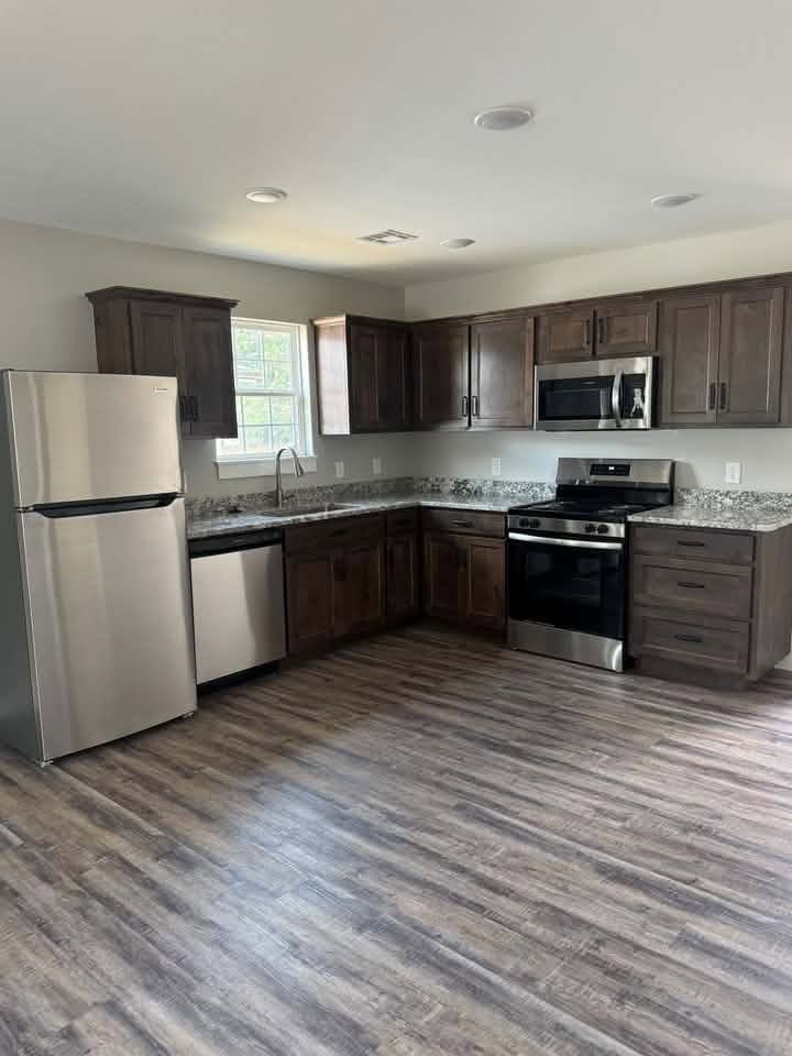 2022 Lakeview St - Photo 2 of 5