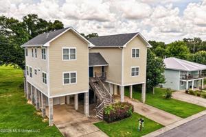 featured image of 153 Markham Dr
