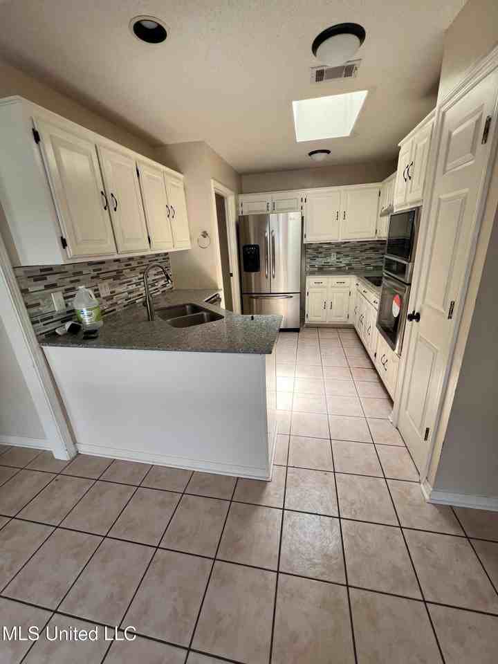 2617 Palmer Dr - Photo 4 of 16