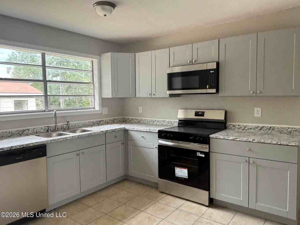 15212 Big Ridge Rd - Photo 2 of 5