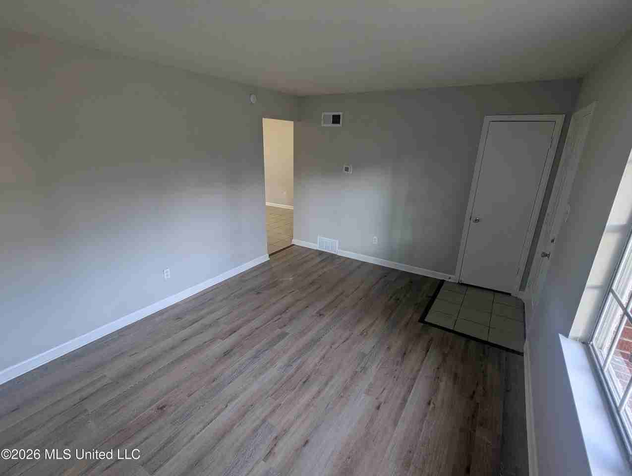 1945 Mississippi Valley Blvd - Photo 5 of 11