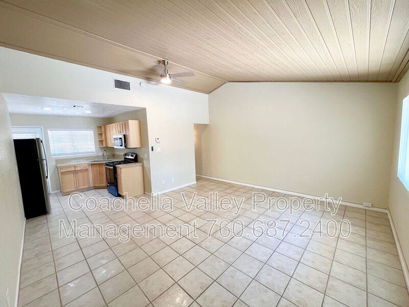 73922 Shadow Mountain Dr #7 - Photo 5 of 19